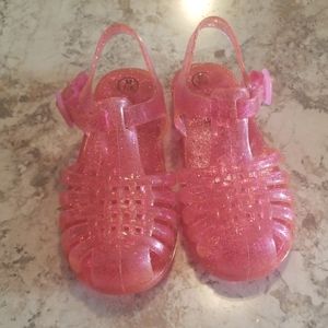 Size 7/8 pink glittery jelly sandals